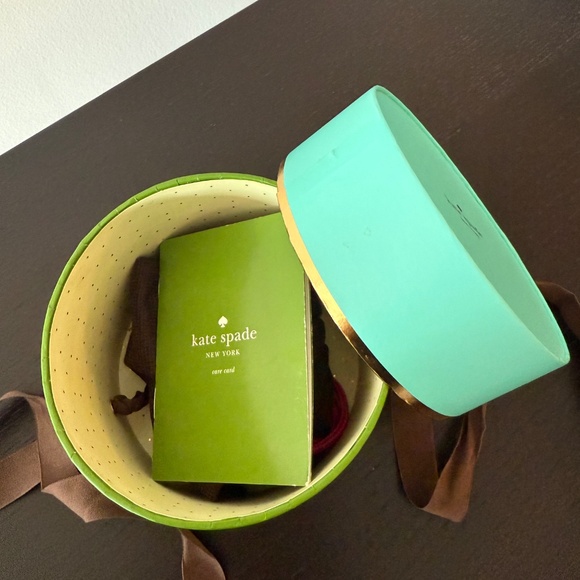 [Near Mint] Authentic Kate Spade Crystal Necklace, Tag, Care Card in Gift Box - Picture 4 of 7